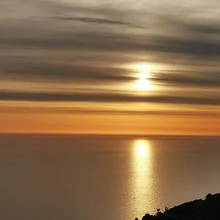 Horizon Blue Áno Garoúna